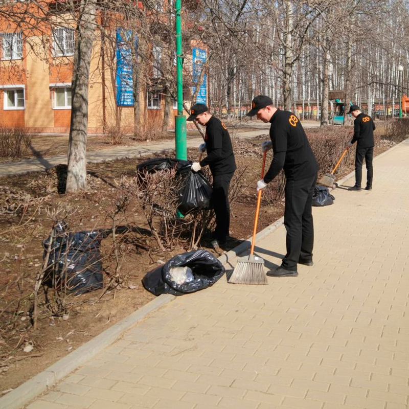 Уборка листьев в Соль-Илецке